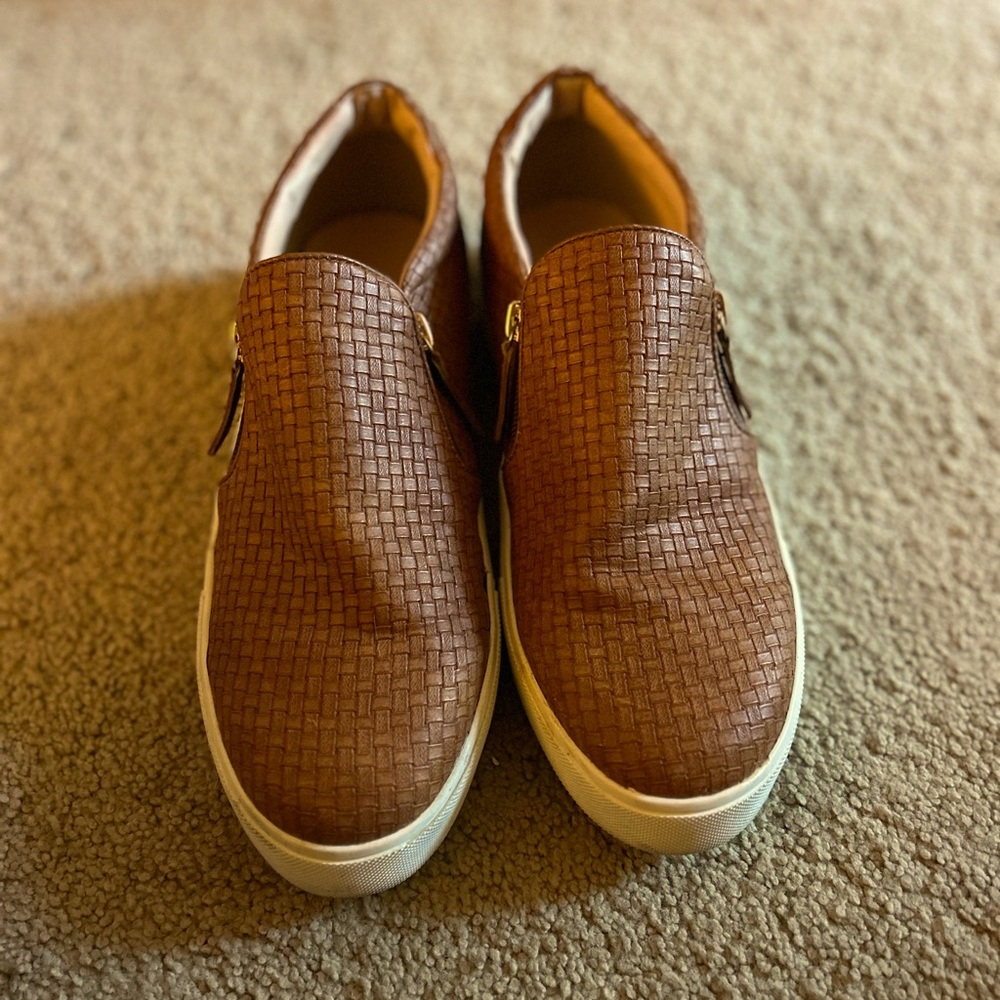 Volatile, size 10, gently used.